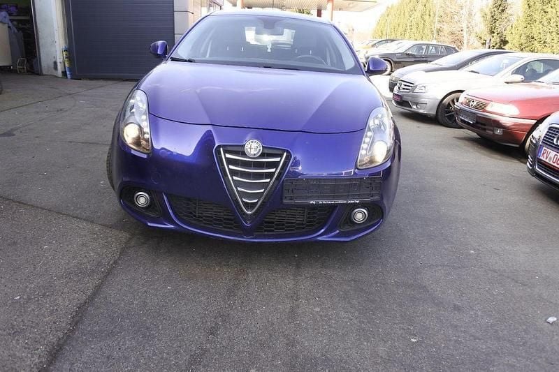 Gebraucht Alfa Romeo Giulietta Super 120 PS (88 kW) 2016 Blau Kleinwagen