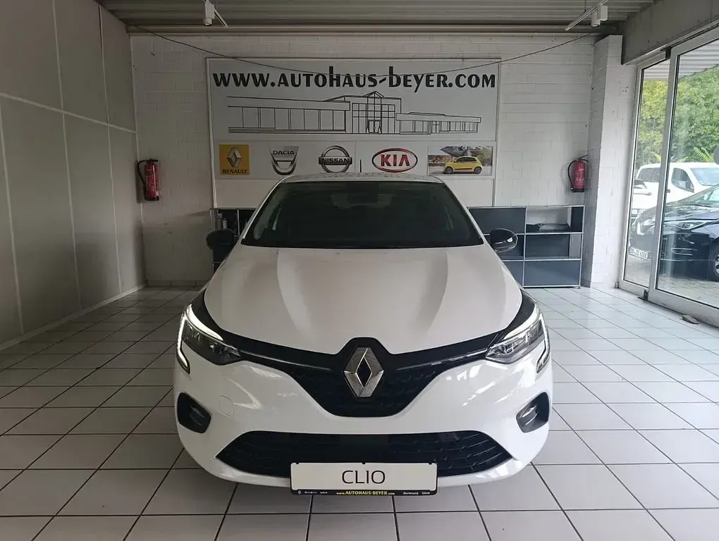Gebraucht Renault Clio V Evolution 67 PS (49 kW) 2023 Weiß Limousine