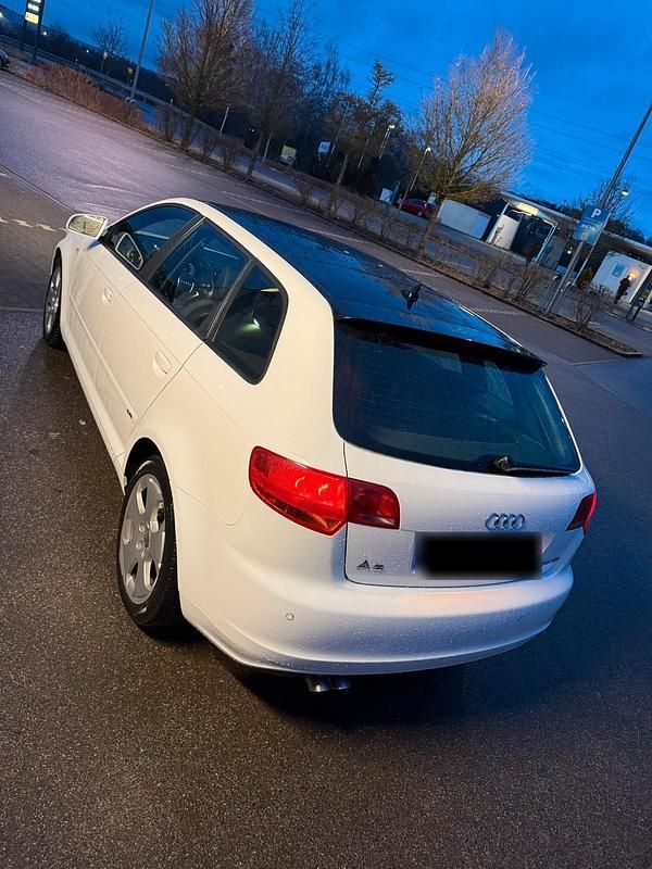 Gebraucht Audi A3 S-Line 140 PS (102 kW) 2006 Weiß Kleinwagen
