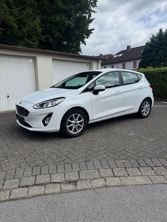 Weiß Gebraucht 2020 Ford Fiesta Kleinwagen | 9.900 € (Superpreis) - Bild 1/4