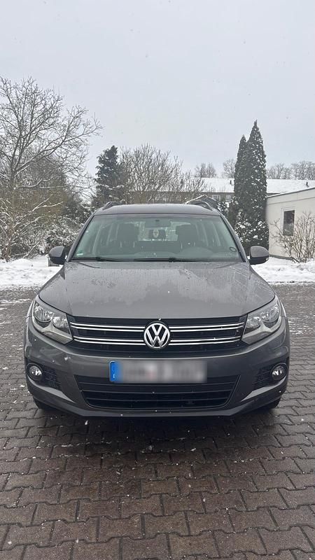Grau Gebraucht 2012 VW Tiguan Trendline SUV | 8.999 € (Fairer Preis) - Bild 1/4
