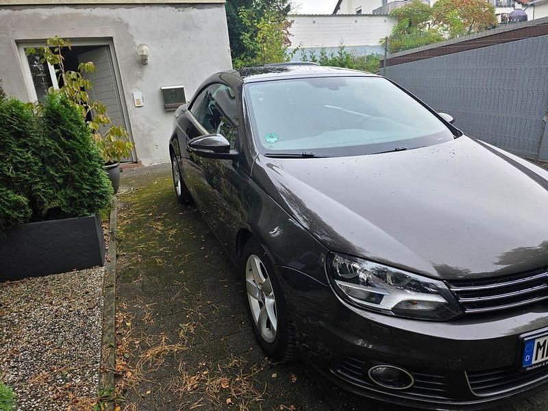 Używany VW Eos 140 KM (102 kW) 2011 Brązowy Kabriolet