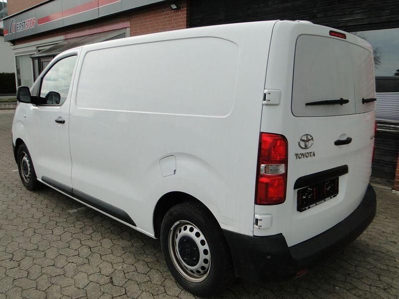 Gebraucht Toyota Proace 120 PS (88 kW) 2020 Weiß Van / Kleinbus