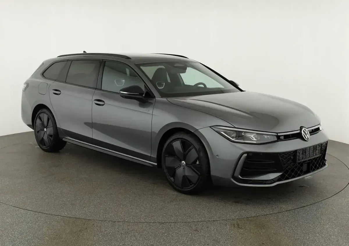 Neu VW Passat R-line 265 PS (194 kW) 2026 Diabasgrau metallic Kombi