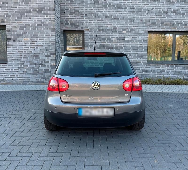 Gebraucht VW Golf V 102 PS (75 kW) 2008 Grau Kleinwagen