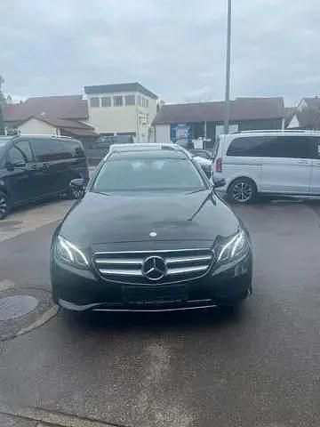 Usado Mercedes E250 211 HP (155 kW) 2017 Preto Carrinha