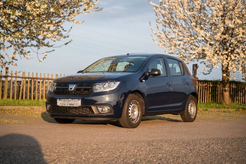 Blau Gebraucht 2018 Dacia Sandero Essentiel Kleinwagen | 4.600 € (Guter Preis) - Bild 1/4