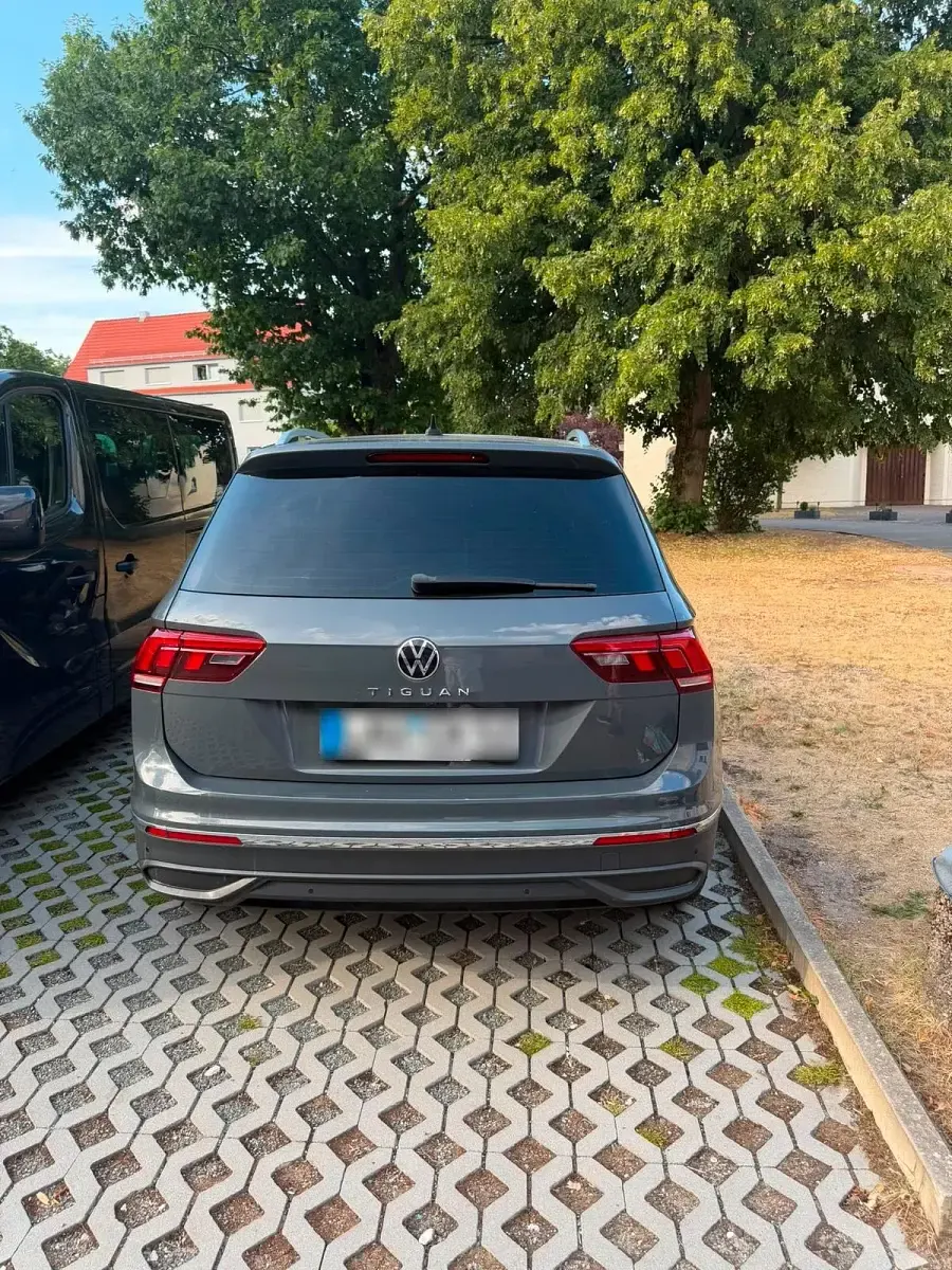 Gebraucht VW Tiguan 150 PS (110 kW) 2021 Grau SUV