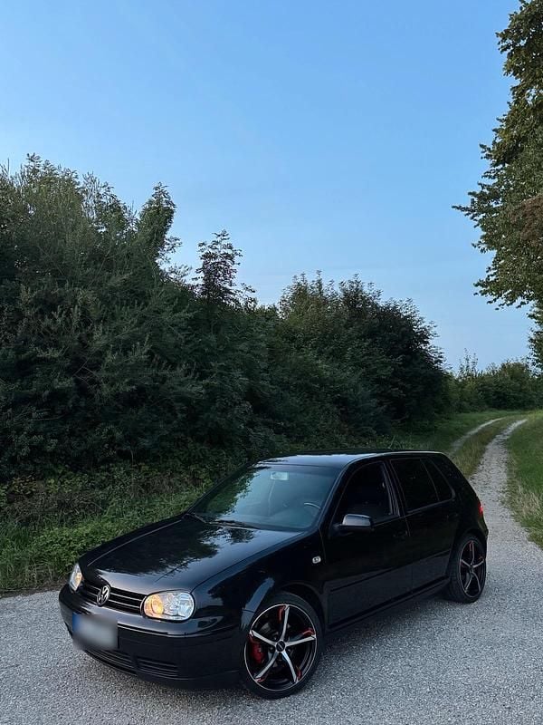 Gebraucht VW Golf IV 90 PS (66 kW) 2001 Schwarz Kleinwagen