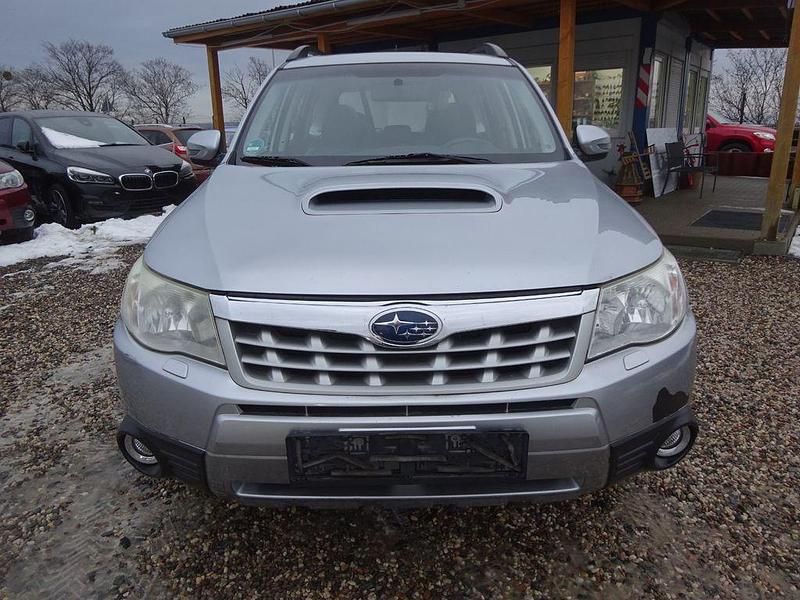 Gebraucht Subaru Forester Exclusive+ 147 PS (108 kW) 2012 Silber SUV