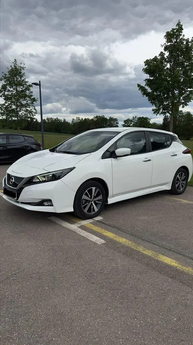 Gebraucht Nissan Leaf 110 kW (150 PS) 2022 Weiß Kleinwagen