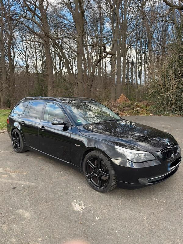 Gebraucht BMW 523 190 PS (139 kW) 2007 Schwarz Kombi