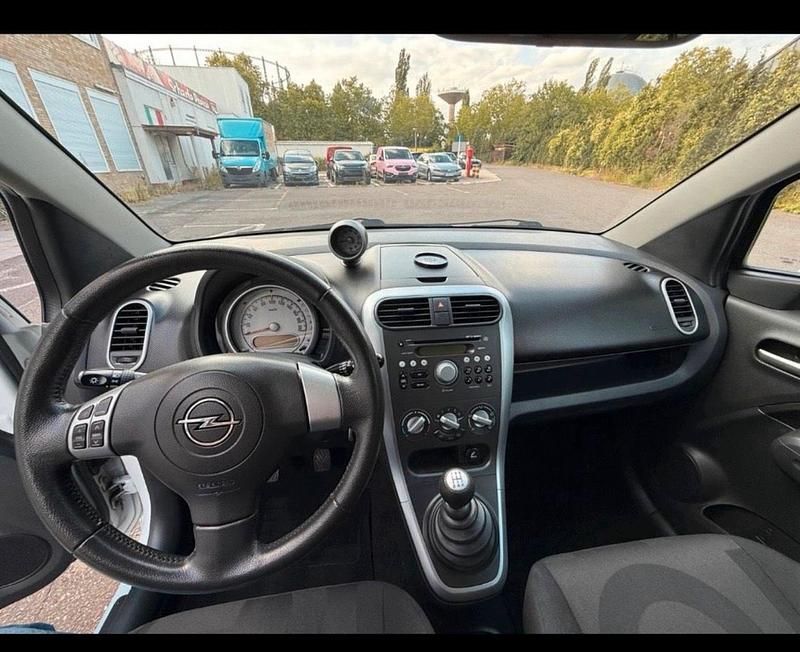 Weiß Gebraucht 2009 Opel Agila Kleinwagen | 3.000 € (Guter Preis) - Bild 1/4