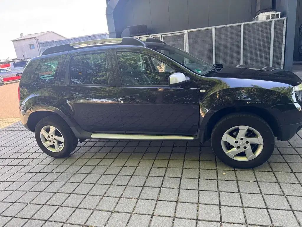 Gebraucht Dacia Duster Prestige 105 PS (77 kW) 2011 Schwarz SUV