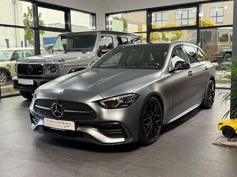 Grau Gebraucht 2022 Mercedes C300e AMG line Limousine | 35.900 € (Etwas zu teuer) - Bild 1/4