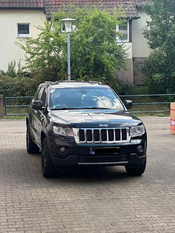 Gebraucht Jeep Grand Cherokee Overland 241 PS (177 kW) 2012 Schwarz SUV