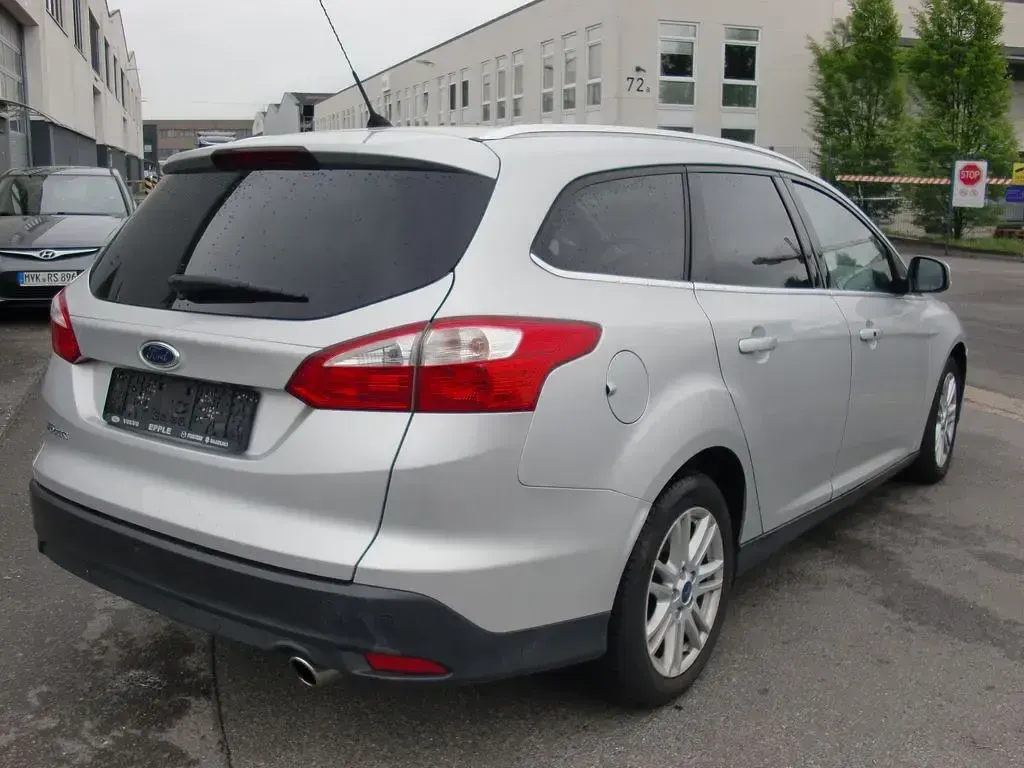 Używany Ford Focus Titanium 116 KM (85 kW) 2014 Szary Kombi