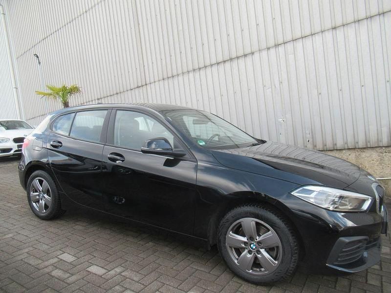 Gebraucht BMW 118 Advantage 136 PS (100 kW) 2022 Schwarz Kleinwagen