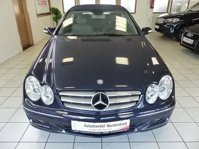 Gebraucht Mercedes CLK200 163 PS (119 kW) 2005 Tansanitblau Cabrio