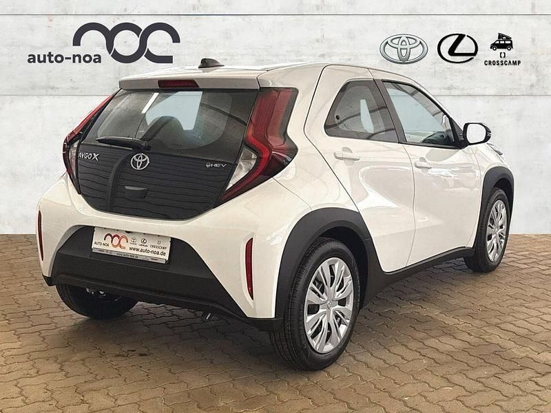 Neu Toyota Aygo X PURE 116 PS (85 kW) 2026 Weiß SUV