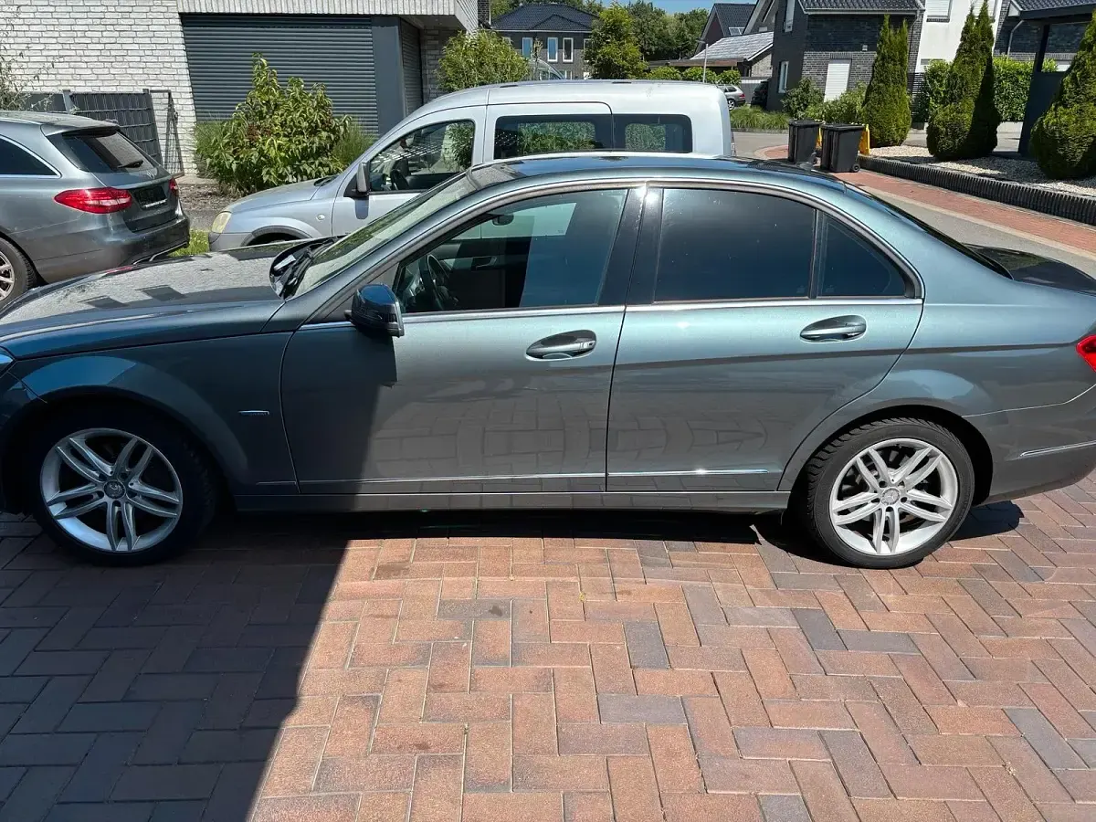 Gebraucht Mercedes 200 184 PS (135 kW) 2011 Grau Limousine