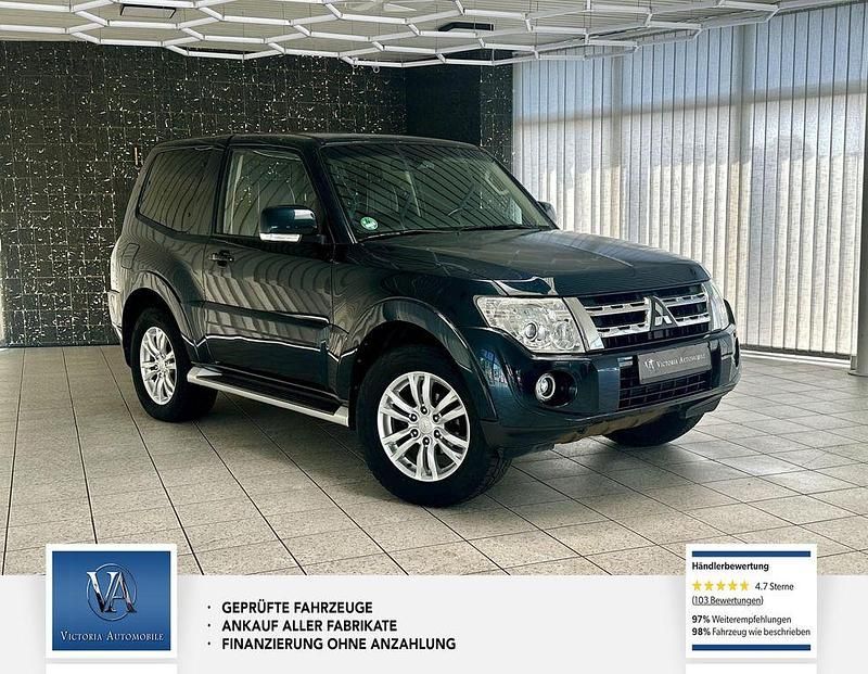 Malachitgrün (p) Gebraucht 2013 Mitsubishi Pajero Intense SUV | 18.900 € (Fairer Preis) - Bild 1/4