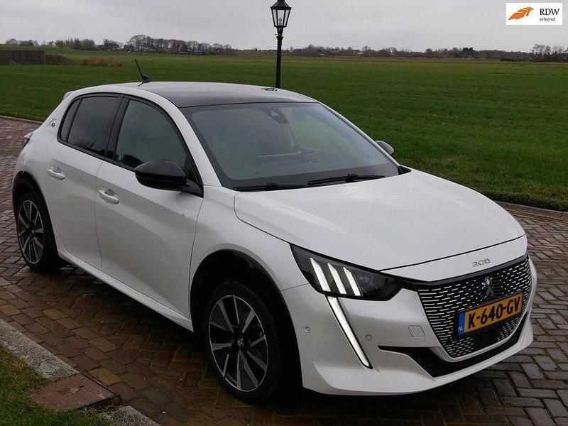 Weiß Gebraucht 2020 Peugeot e-208 GTi Kleinwagen | 12.704 € (Fairer Preis) - Bild 1/4