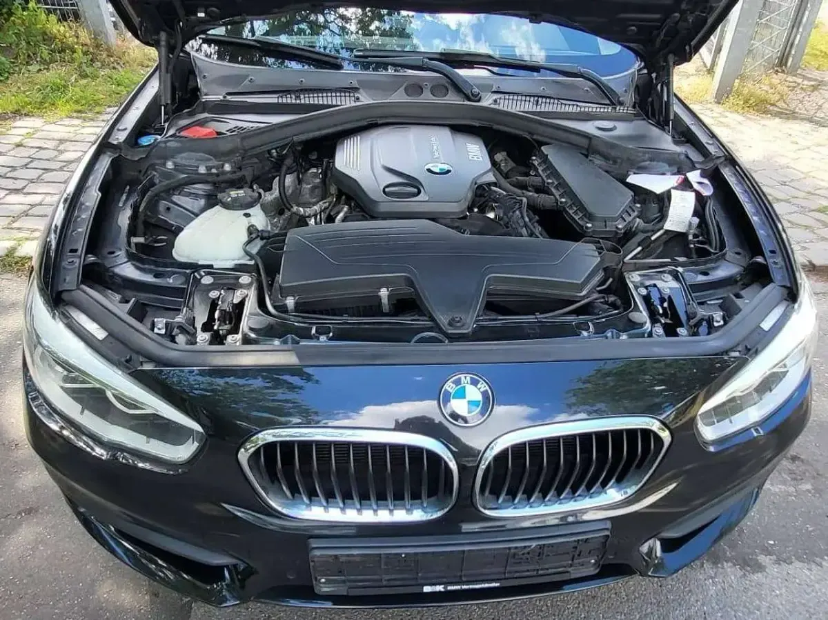 Gebraucht BMW 120 Advantage 190 PS (139 kW) 2017 Black sapphire metallic Kleinwagen