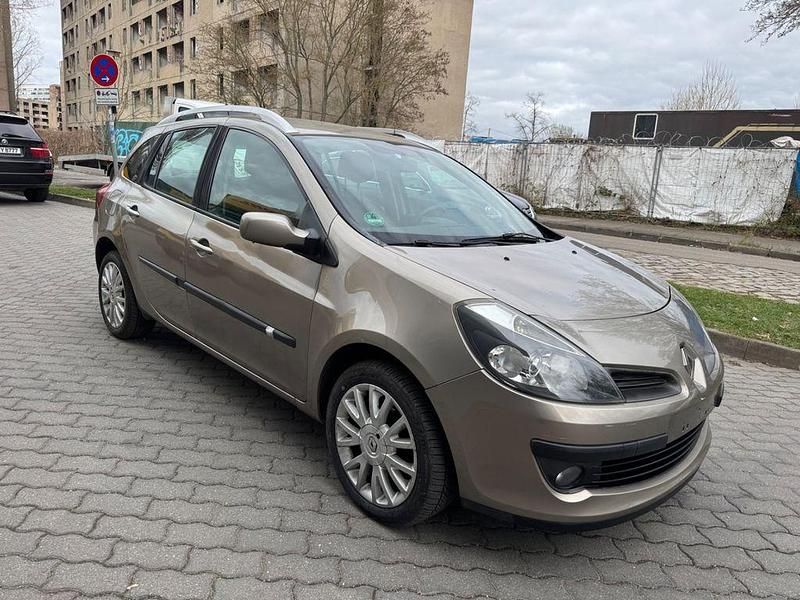 Gebraucht Renault Clio II Dynamique 111 PS (81 kW) 2008 Gold Limousine