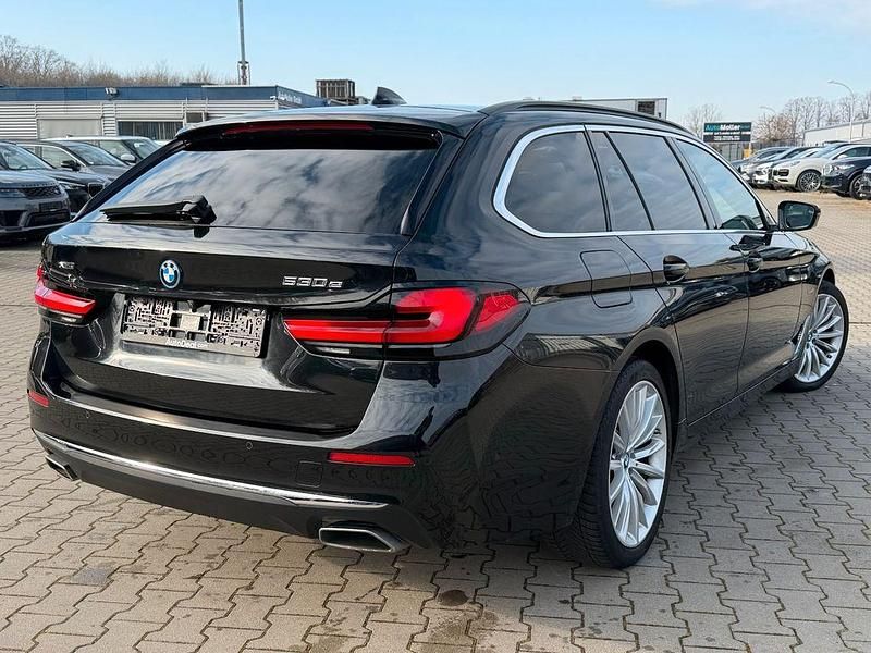 Gebraucht BMW 530e Luxury Line 292 PS (214 kW) 2023 Schwarz Limousine