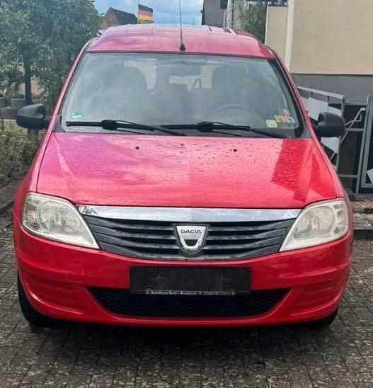 Rot Gebraucht 2009 Dacia Logan Limousine | 1.950 € (Fairer Preis) - Bild 1/4