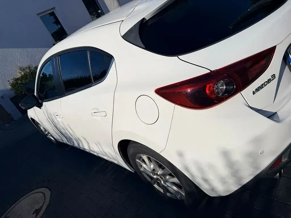 Gebraucht Mazda 3 Center-Line 120 PS (88 kW) 2016 Weiß Limousine