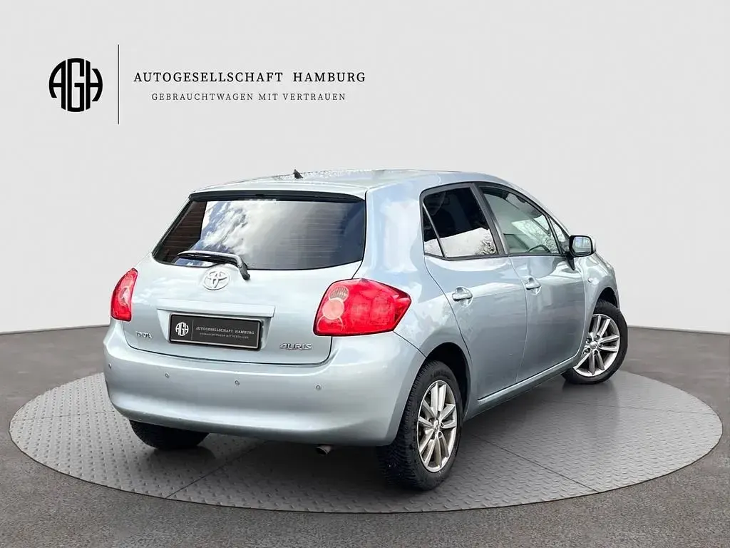 Gebraucht Toyota Auris Team 124 PS (91 kW) 2008 Silber Kleinwagen