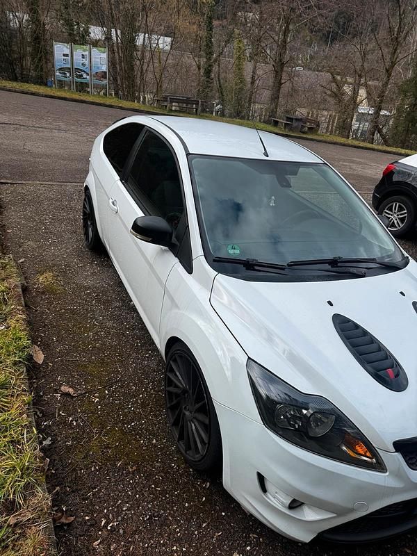 Gebraucht Ford Focus 125 PS (91 kW) 2010 Weiß Limousine