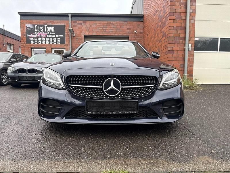 Gebraucht Mercedes C300 AMG line 260 PS (191 kW) 2018 Blau Cabrio