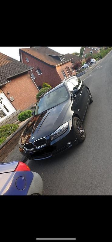 Schwarz Gebraucht 2009 BMW 320 Kombi | 5.899 € (Teuer) - Bild 1/4