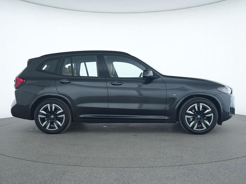 Gebraucht BMW iX3 Shadowline 210 kW (286 PS) 2024 Sophistograu SUV