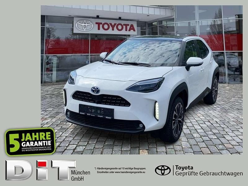 Schneeweiß Gebraucht 2022 Toyota Yaris Cross Elegant SUV | 23.990 € (Fairer Preis) - Bild 1/4