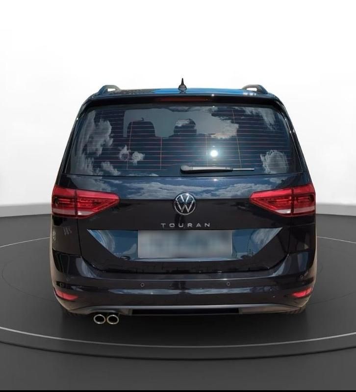 Gebraucht VW Touran 150 PS (110 kW) 2022 Schwarz Van / Kleinbus