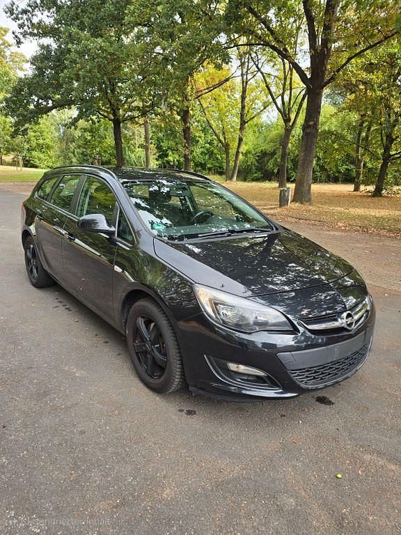 Schwarz Gebraucht 2016 Opel Astra Kombi | 6.500 € (Guter Preis) - Bild 1/4