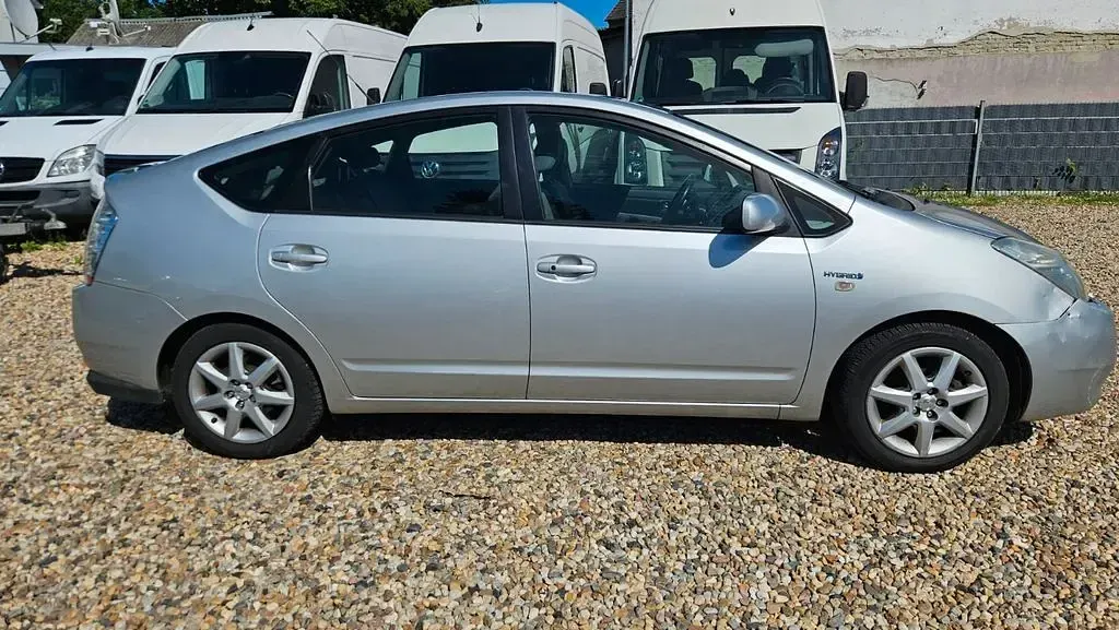 Gebraucht Toyota Prius 111 PS (81 kW) 2006 Silber Kleinwagen