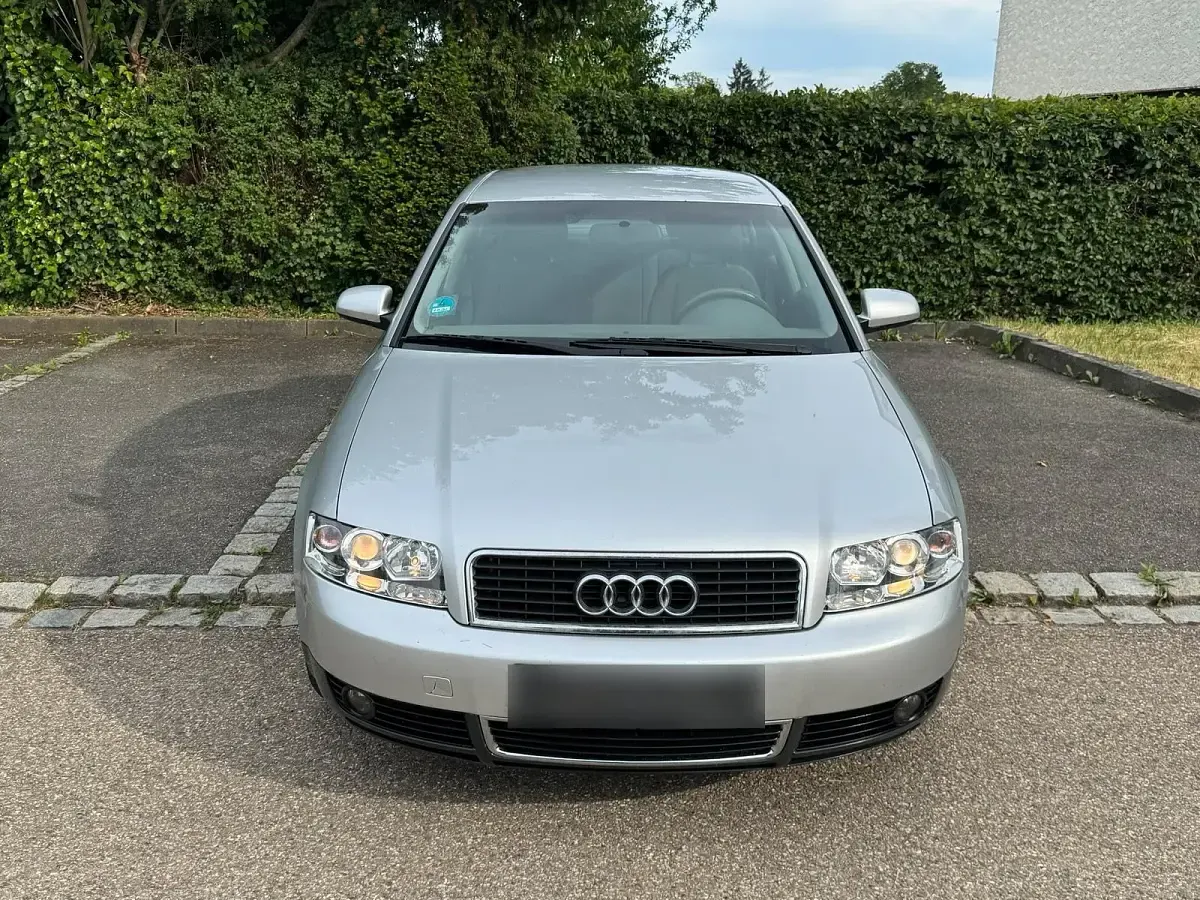 Gebraucht Audi A4 Basis 131 PS (96 kW) 2001 Silber Limousine