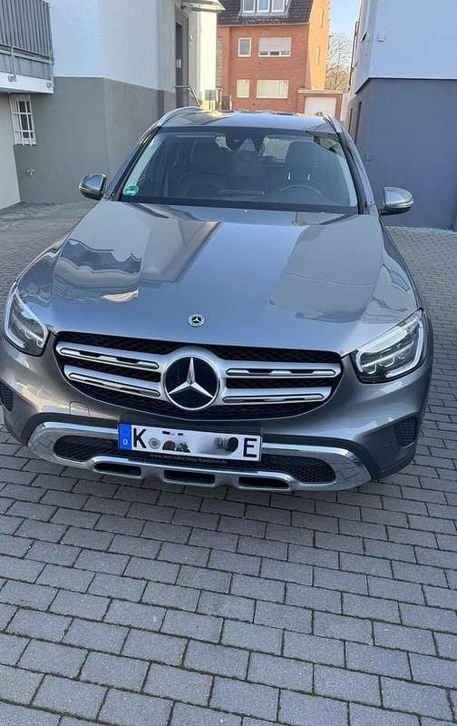 Grau Gebraucht 2021 Mercedes GLC300e Exclusive SUV | 29.500 € (Superpreis) - Bild 1/4