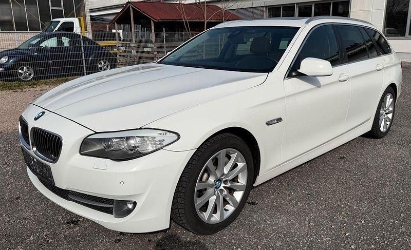 Gebraucht BMW 525 218 PS (160 kW) 2012 Weiß Kombi