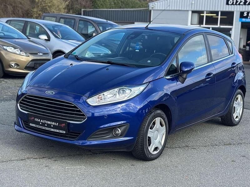 Gebraucht Ford Fiesta Titanium 125 PS (91 kW) 2016 Indicblau metallic Kleinwagen