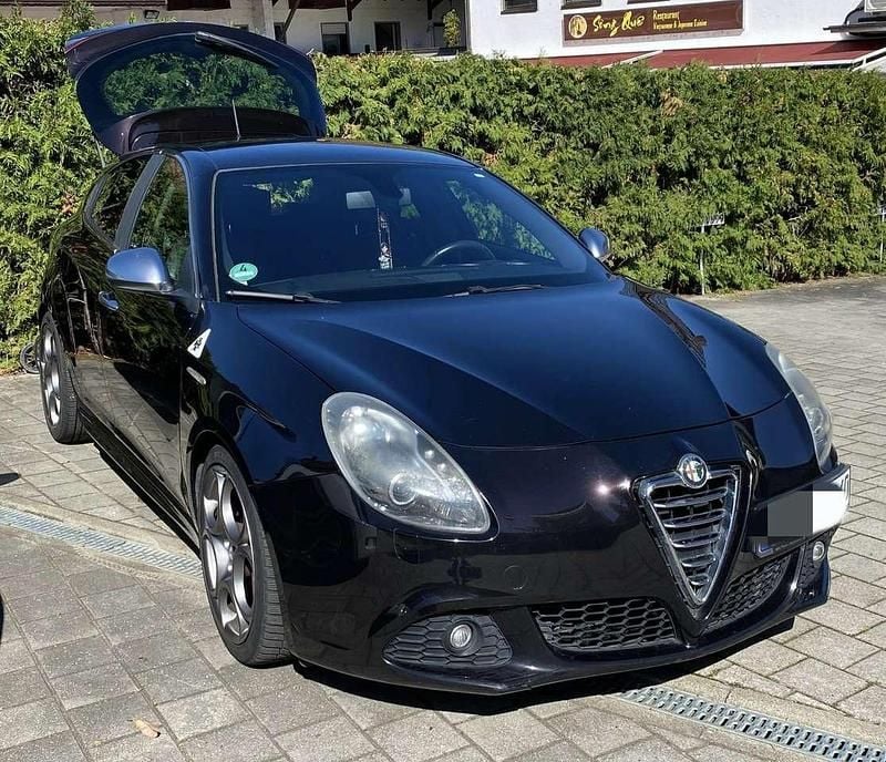 Gebraucht 2011 Alfa Romeo Giulietta Quadrifoglio Verde Kleinwagen | 8.900 € (Fairer Preis) - Bild 1/4
