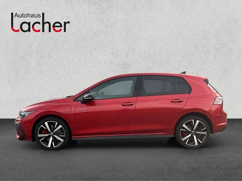Gebraucht VW Golf VIII GTE 272 PS (200 kW) 2025 Rot Limousine