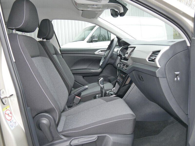 Gebraucht VW T-Cross Move 110 PS (80 kW) 2023 Ivory silver metallic SUV