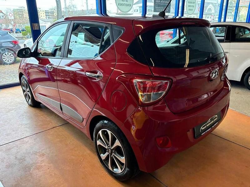 Gebraucht Hyundai i10 Style 87 PS (63 kW) 2016 Red passion Kleinwagen