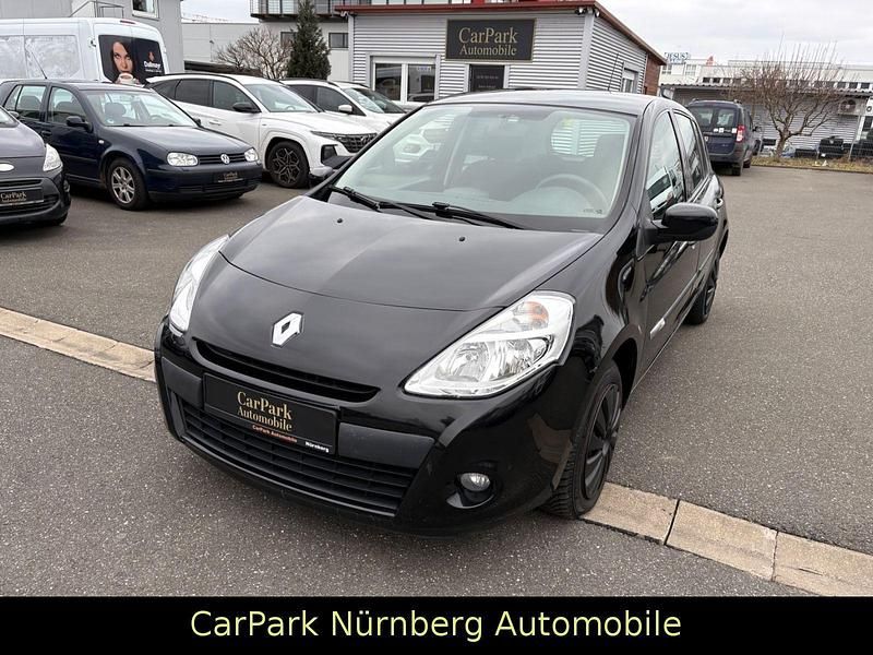 Schwarz Gebraucht 2013 Renault Clio III Collection Kleinwagen | 5.599 € (Etwas zu teuer) - Bild 1/4